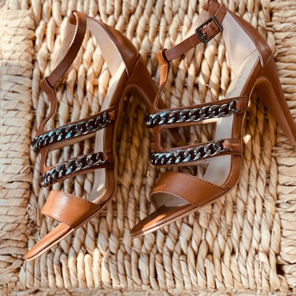 NWOT - G.I.L.I. Sexy Leather Chain Strap Heeled Sandals - 7 - Picture 2 of 6